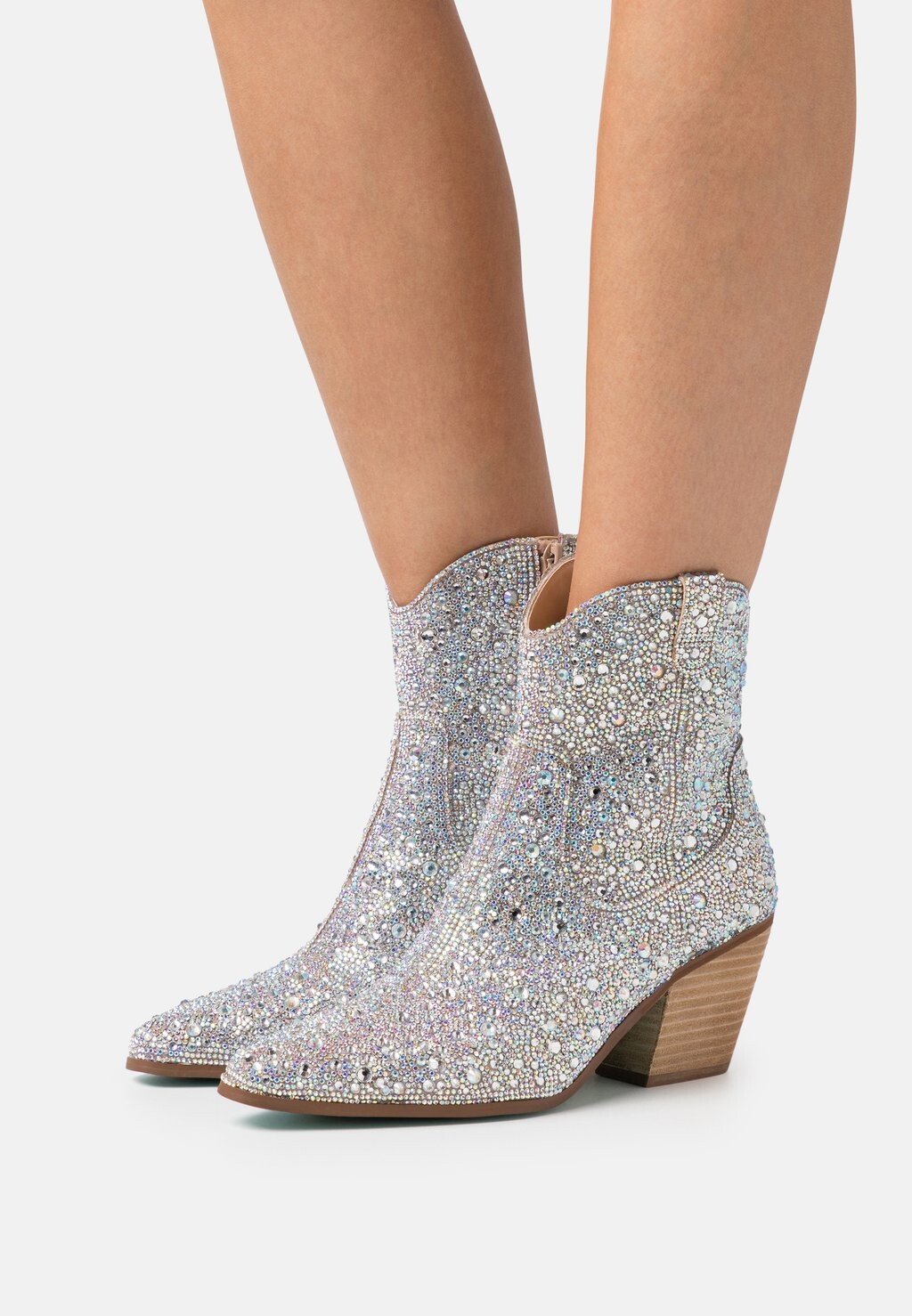 

Байкерские сапоги Blue by Betsey Johnson