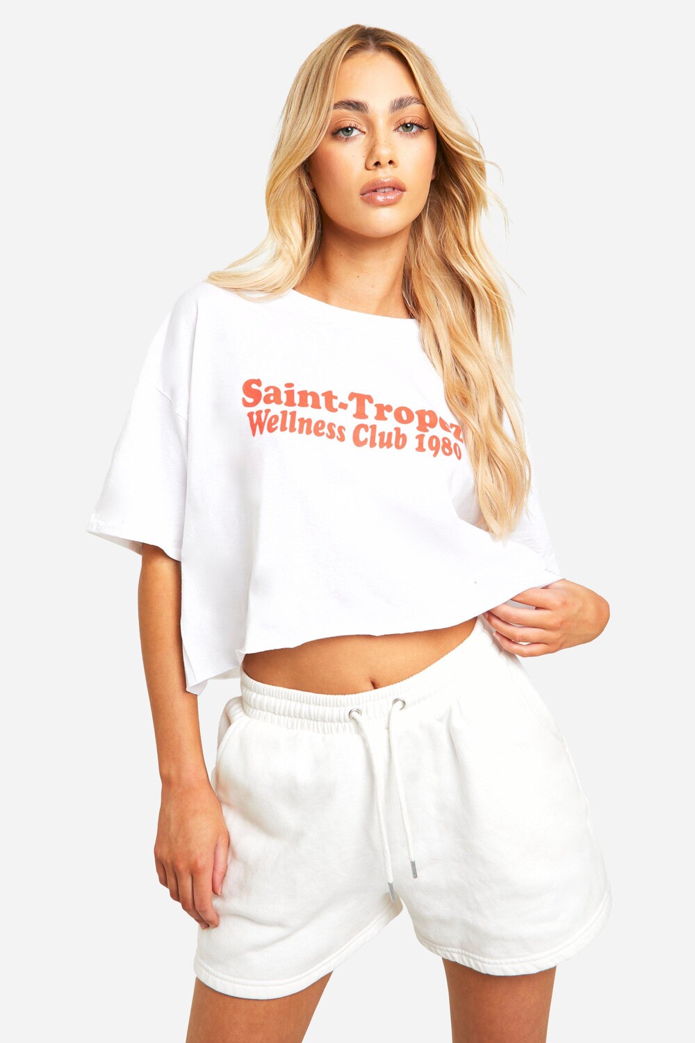 

Укороченная футболка Saint Tropez Wellness boohoo, белый
