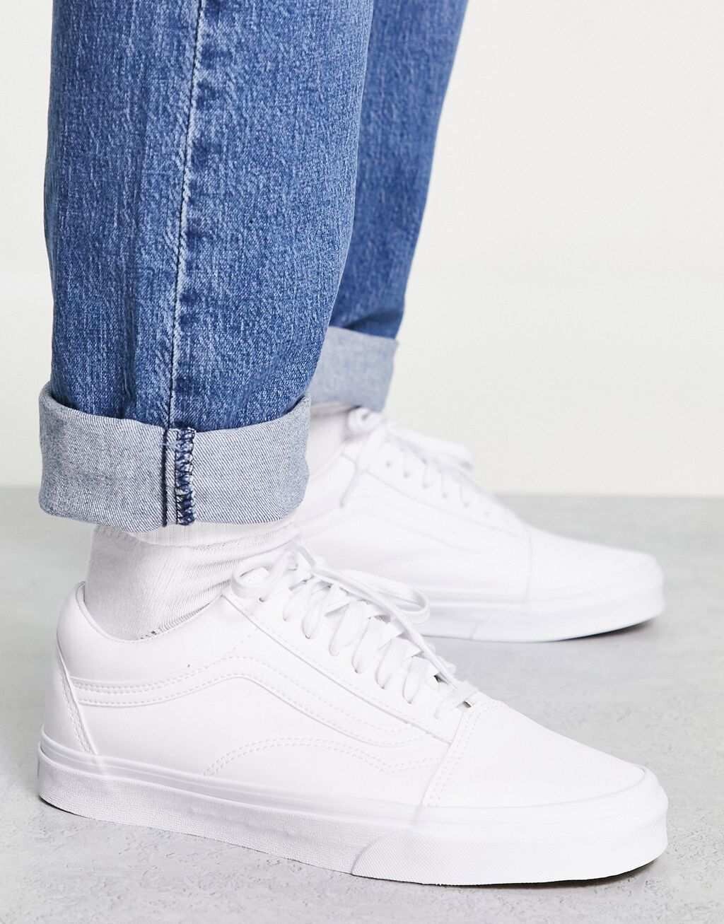 

Белые кроссовки Vans Old Skool