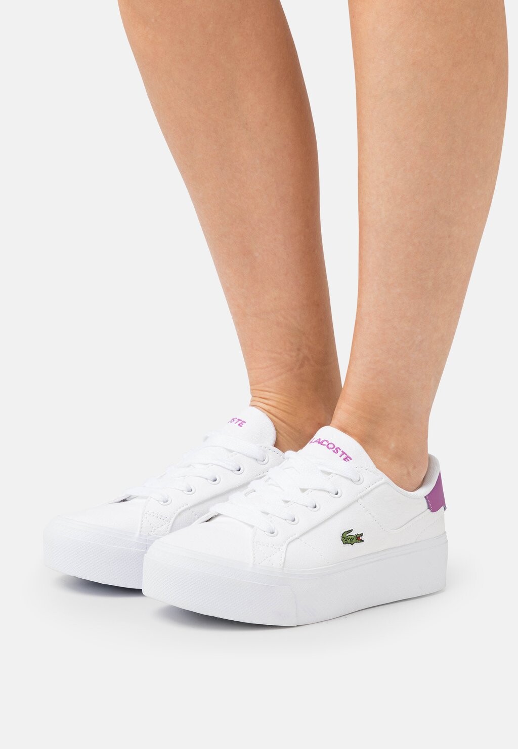 

Кроссовки Lacoste