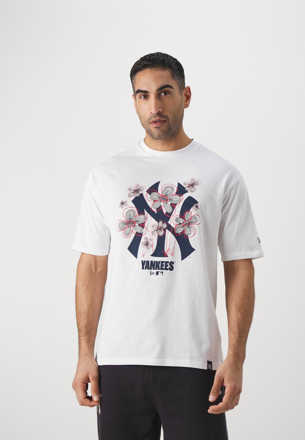 

Team Mlb New York Yankees Floral Logo Tee New Era, цвет white/navy