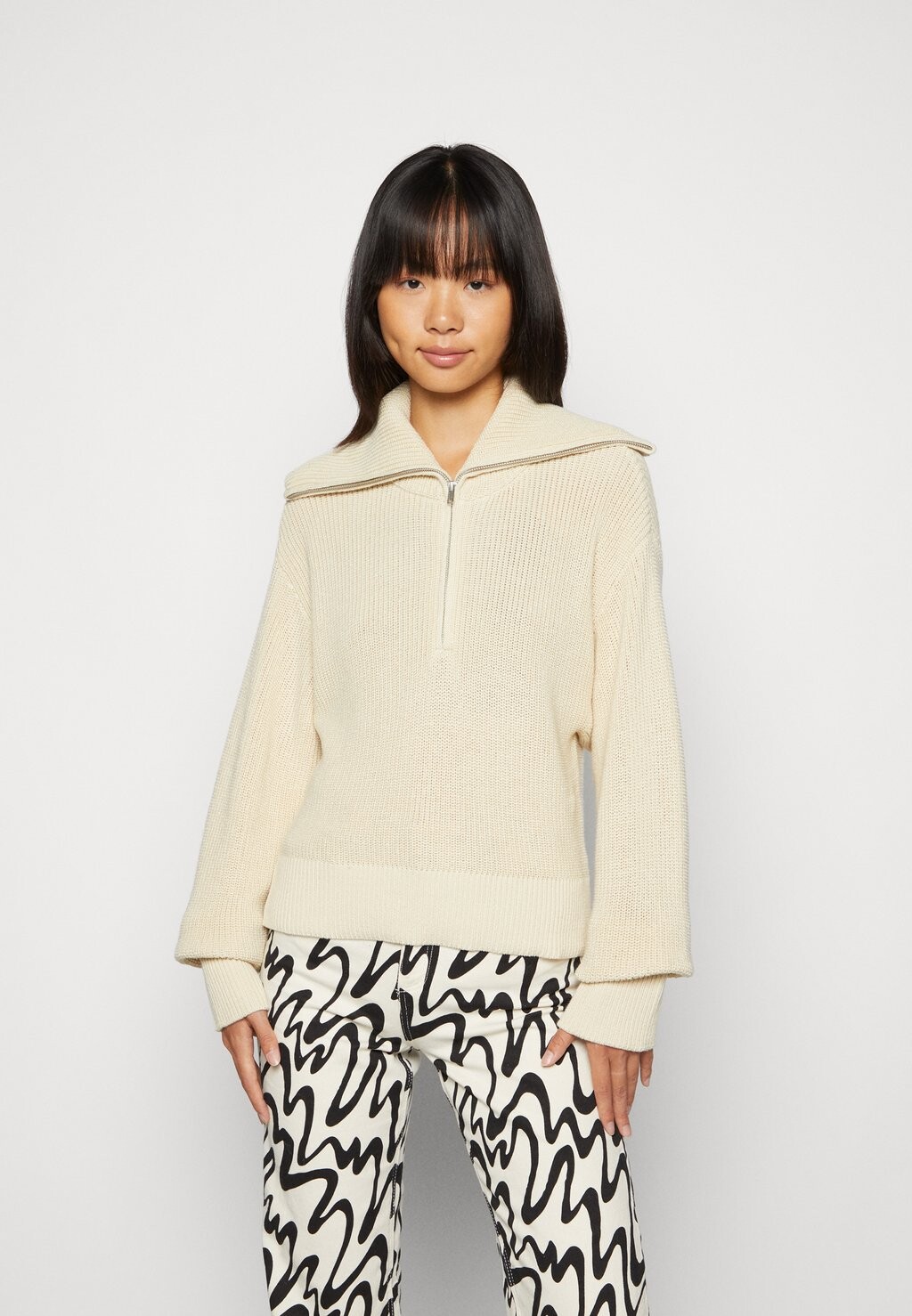 

Свитер Monki