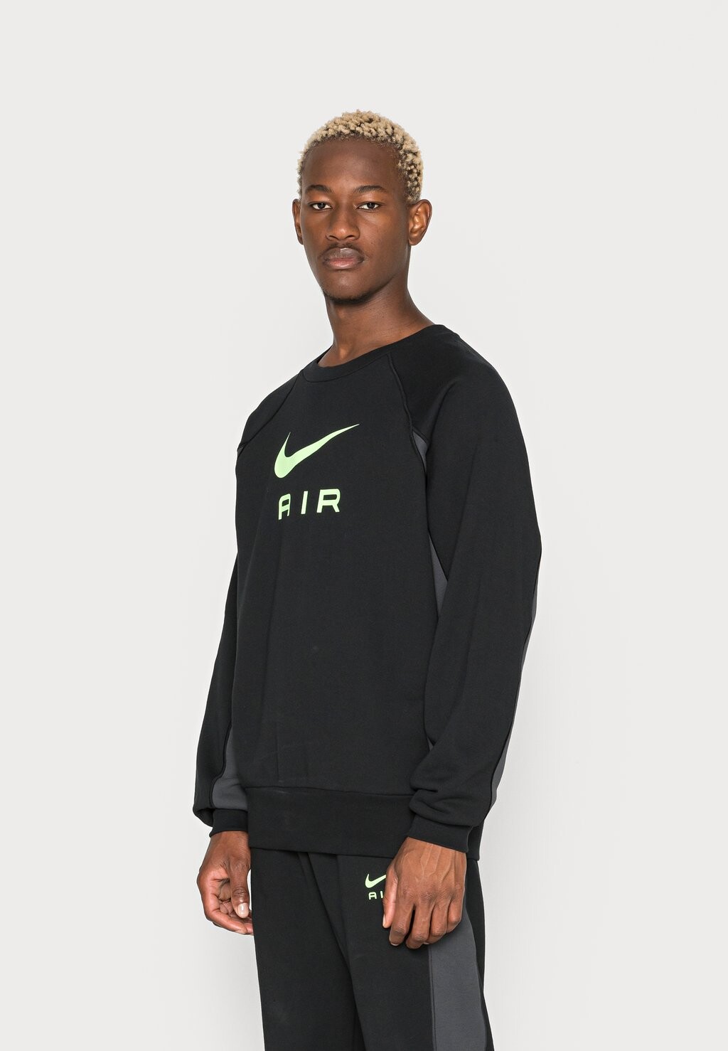 

Толстовка Nike