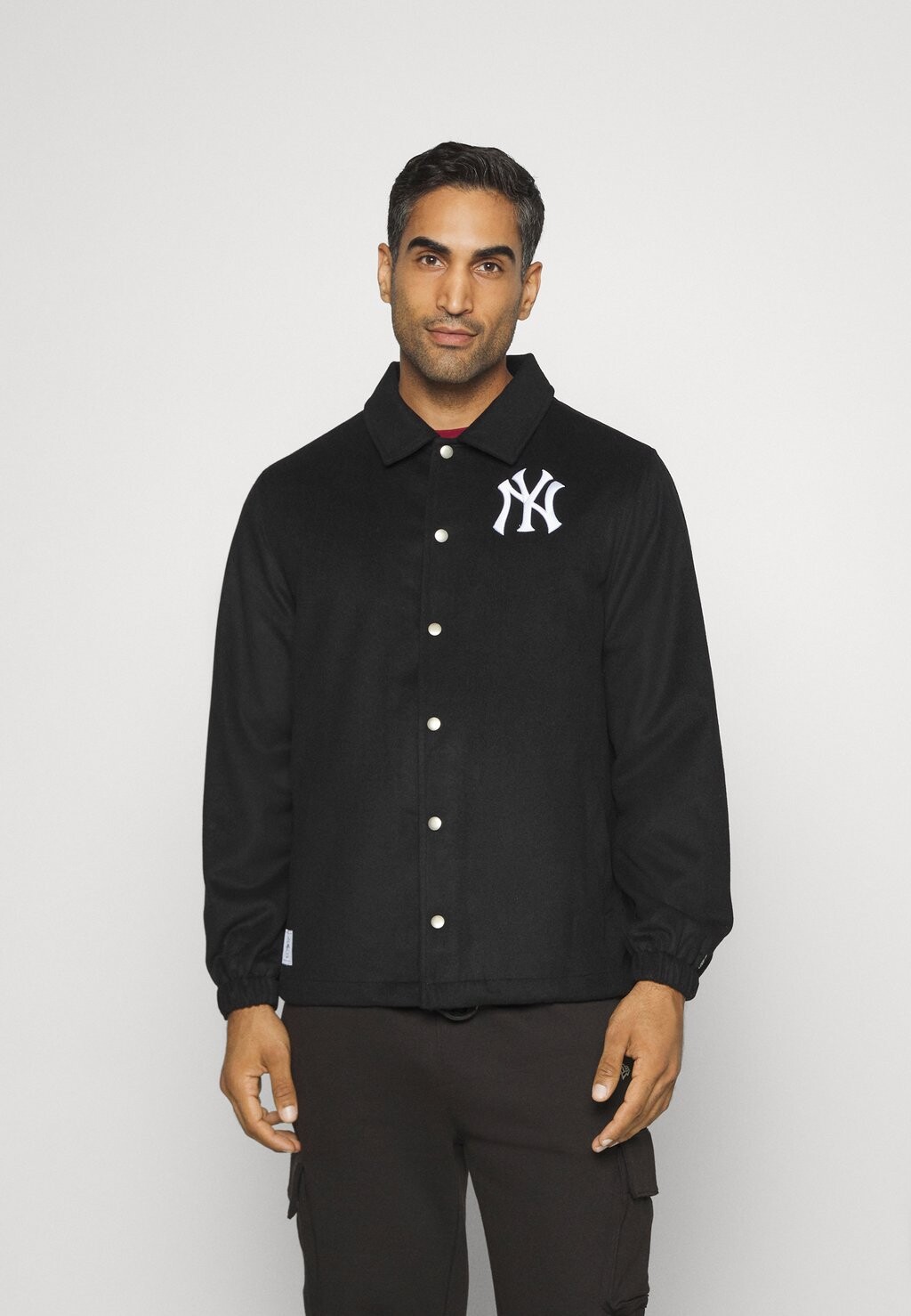 

Team Mlb New York Yankees Coaches Jacket New Era, цвет black/white