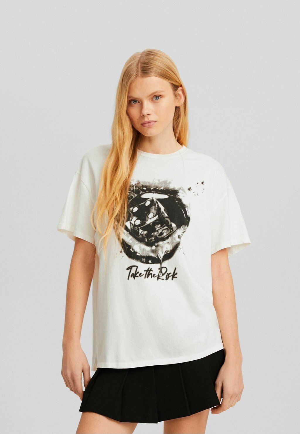 

Футболка с принтом Bershka, белая, Белый