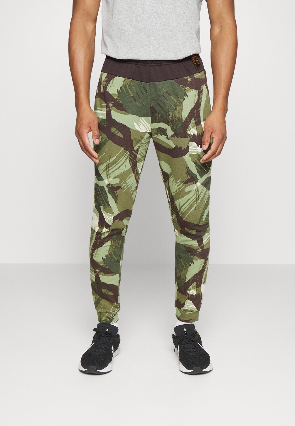 

Спортивные брюки Nike