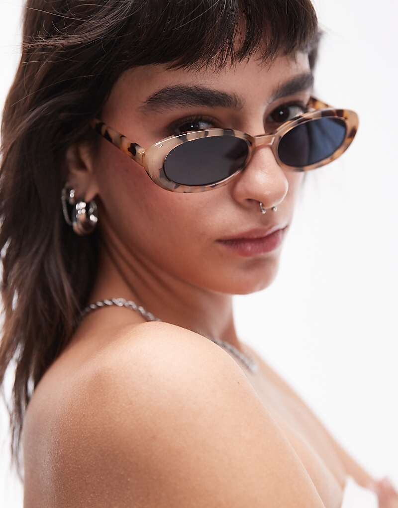 

Topshop – Meadow – Овальные солнцезащитные очки молочного черепахового цвета