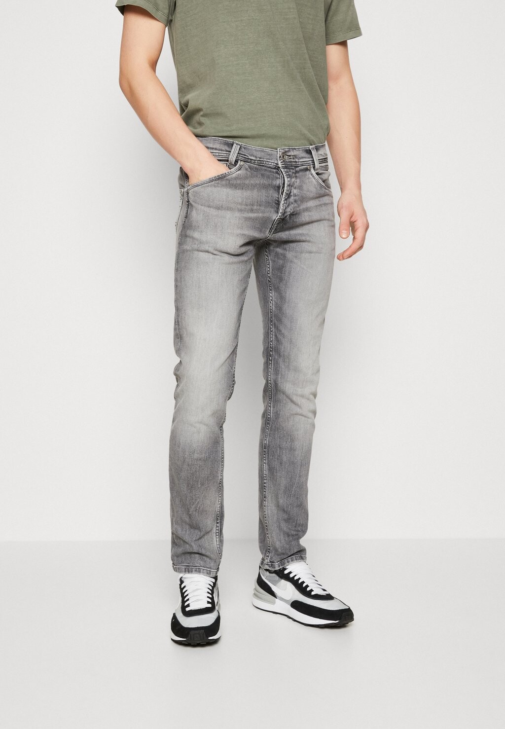 

Джинсы прямого кроя Pepe Jeans