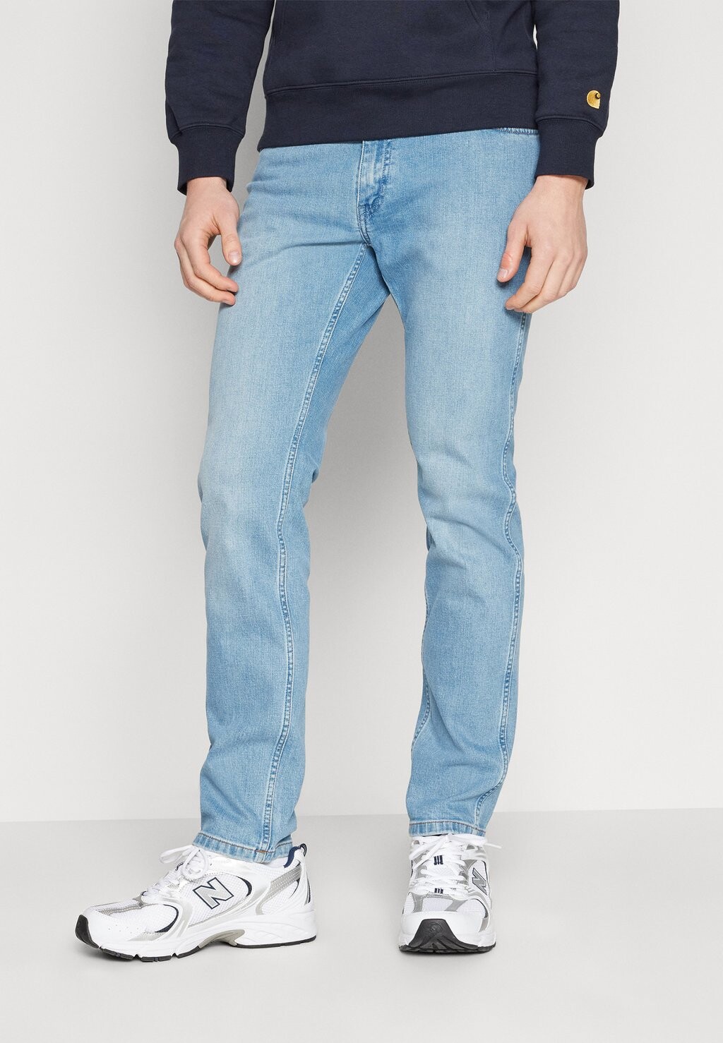 

Джинсы Straight Leg RIVER Wrangler, цвет stone blue denim
