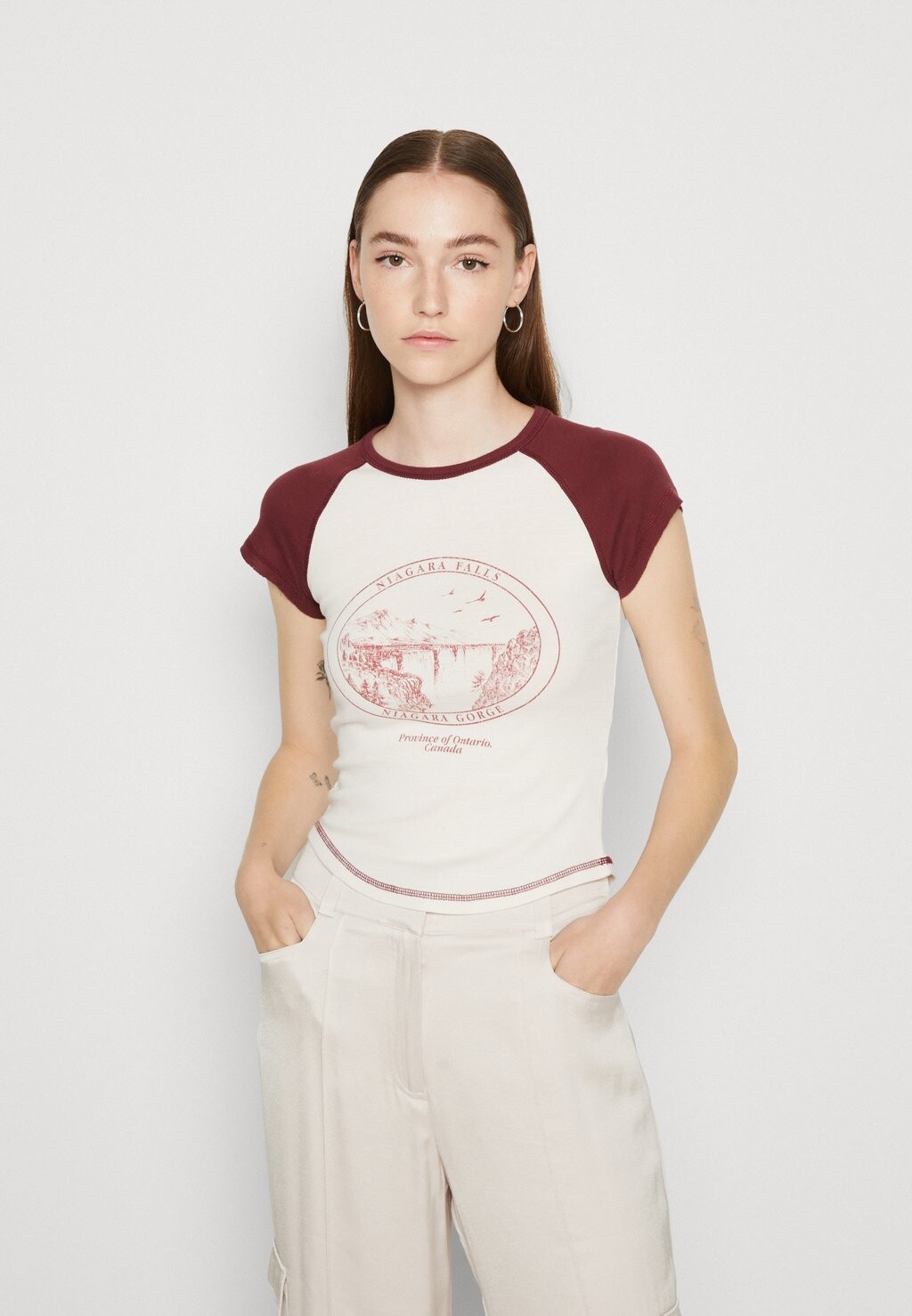 

Футболка с принтом BDG Urban Outfitters