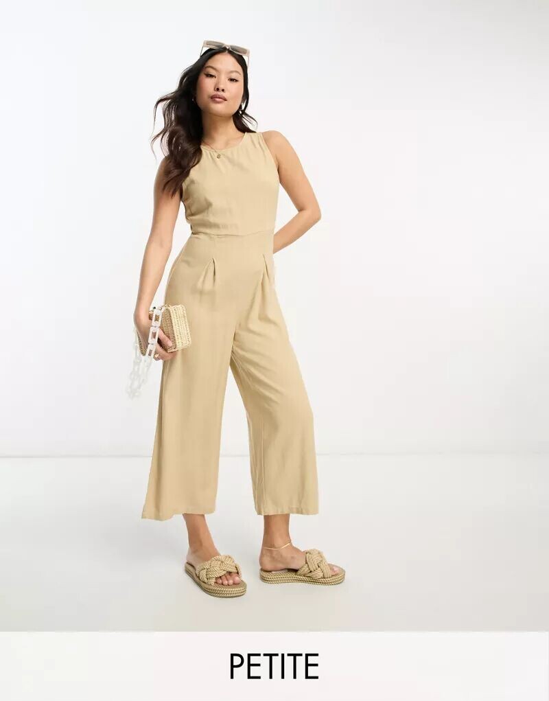 

Комбинезон Vero Moda Petite из льняного материала бежевого цвета со складками спереди и широкими штанинами