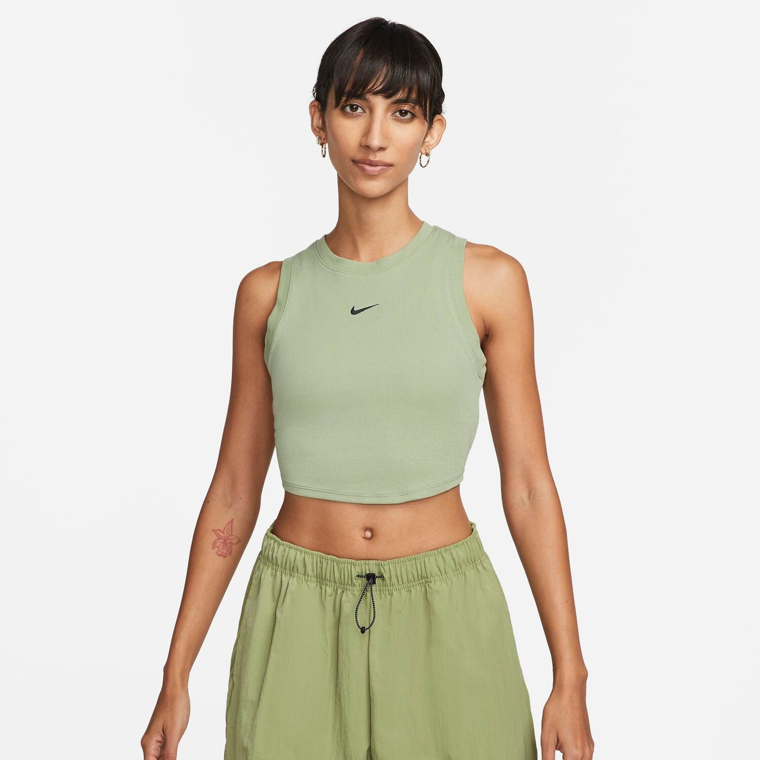 

Женская укороченная майка в рубчик Nike Sportswear Essential, зеленый
