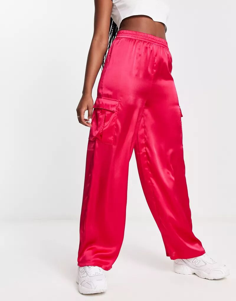 Розовые атласные брюки карго New Look