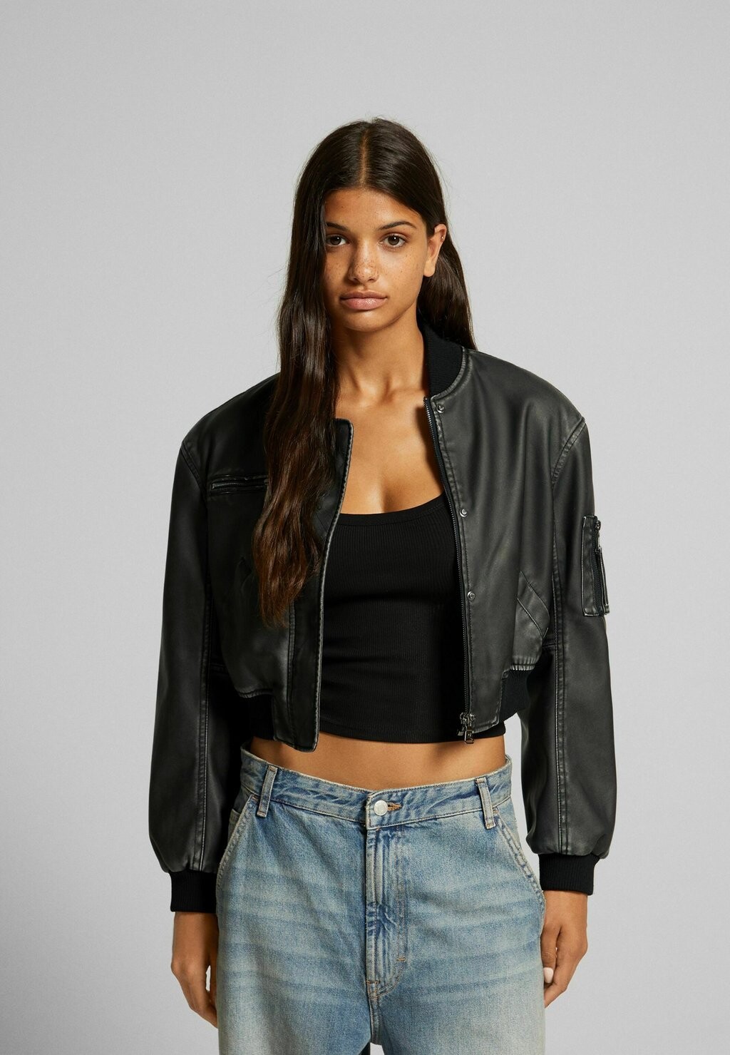 

Бомбер Bershka