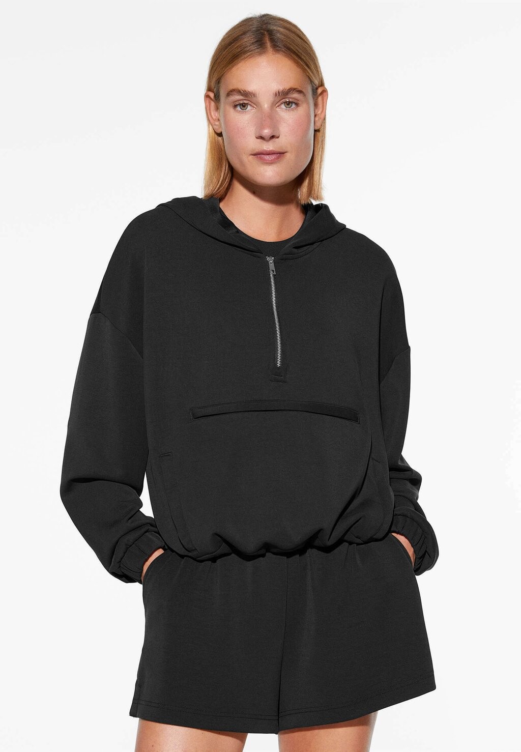 

Толстовка MODAL POCKET Hoodie OYSHO, цвет black