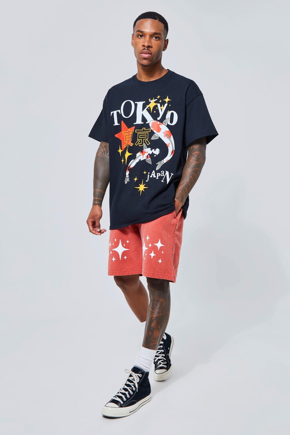 

Оверсайзовая футболка с графикой tokyo star Boohoo, красный