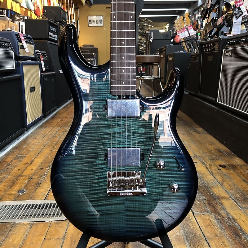 

Электрогитара Ernie Ball Music Man Steve Lukather Luke 4 HH Maple Top Electric Guitar Blue Dream w/Mono Case