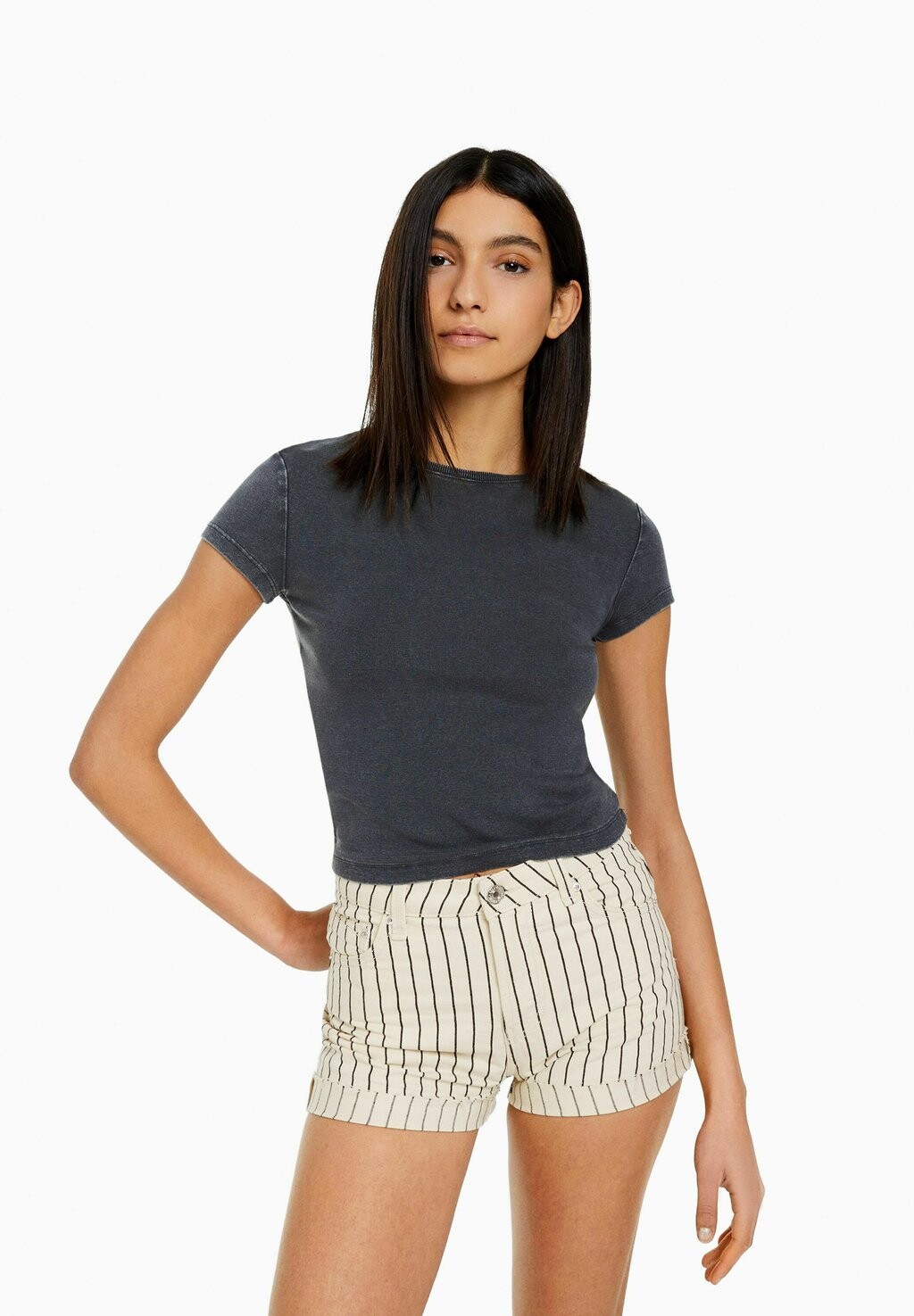 

Шорты Bershka, бежевый