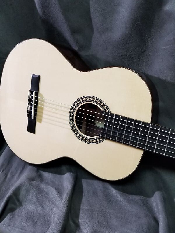 Акустическая гитара Kremona Romida RDS Artist Series Classical Guitar with case акустическая гитара caraya f630 rds