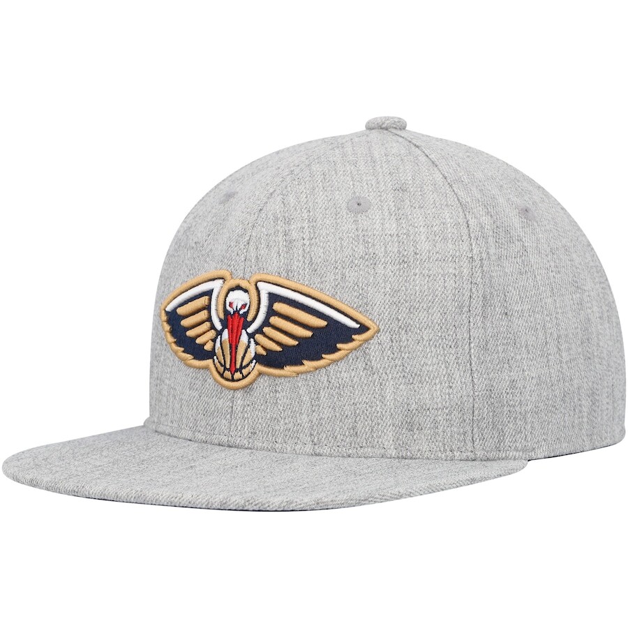 

Бейсболка Mitchell & Ness New Orleans Pelicans, серый