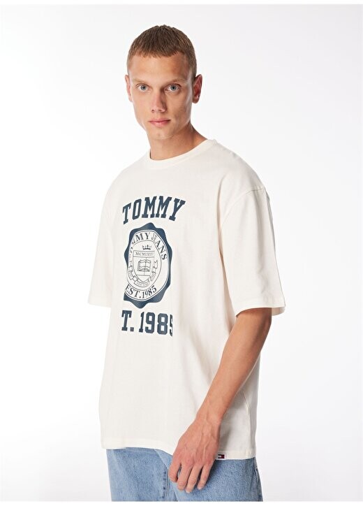 

Белая мужская футболка с принтом DM0DM18560YBH Tommy Jeans, белый