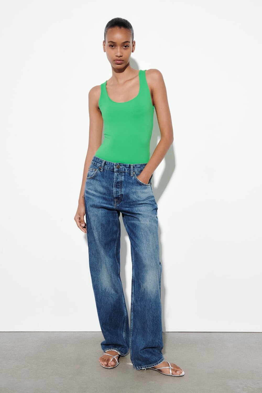 

Топ из полиамида на широких лемах ZARA, зеленый