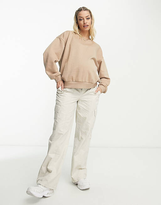 

Объемный свитшот нейтрального цвета ASOS DESIGN Maternity