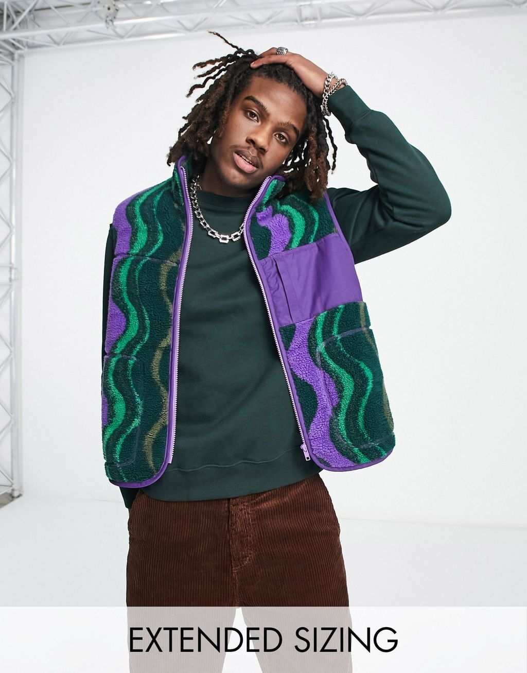 

Зеленый жилет с принтом борг и завитками ASOS DESIGN