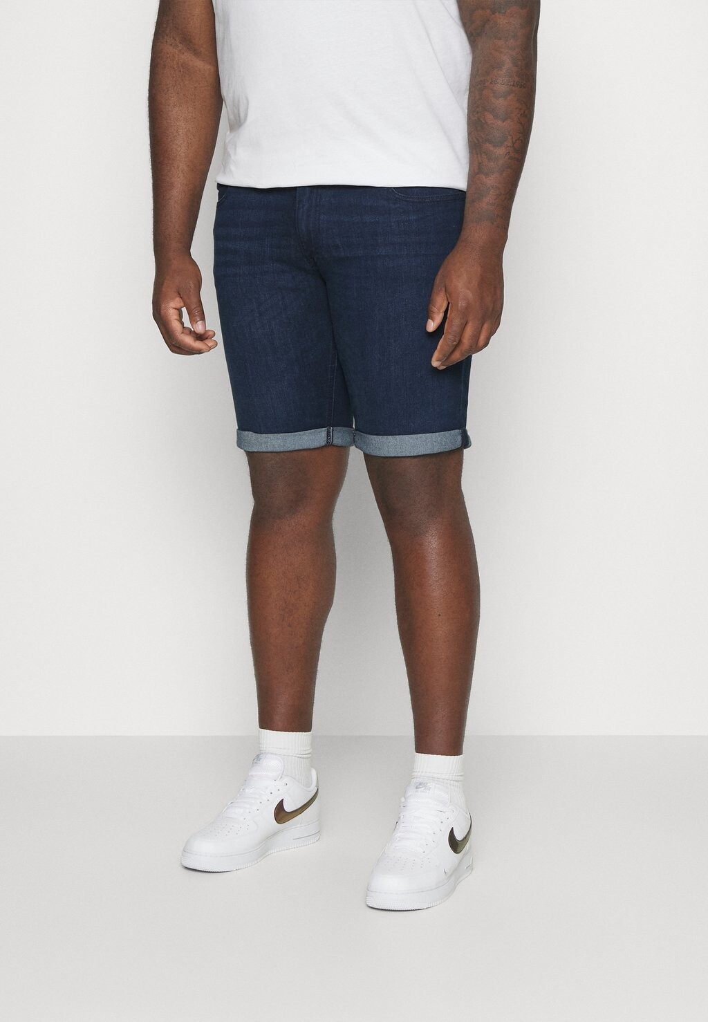 

Джинсовые шорты Jack & Jones