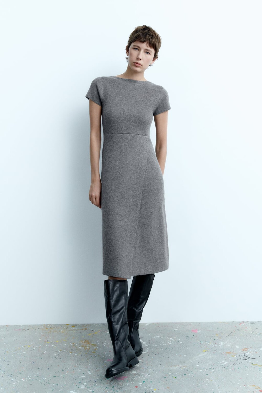 

Трикотажное платье со шлицей сзади ZARA, серый