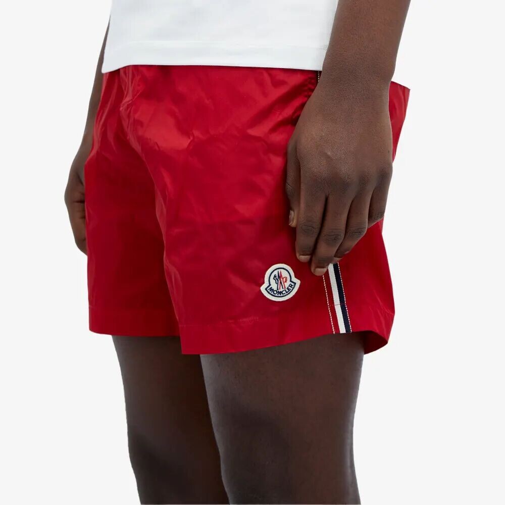 

Moncler Нейлоновые шорты для плавания с логотипом, красный