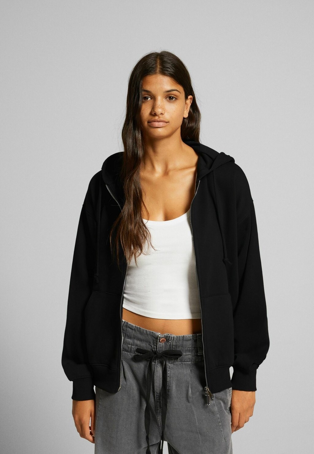 

Толстовка на молнии Bershka, черный