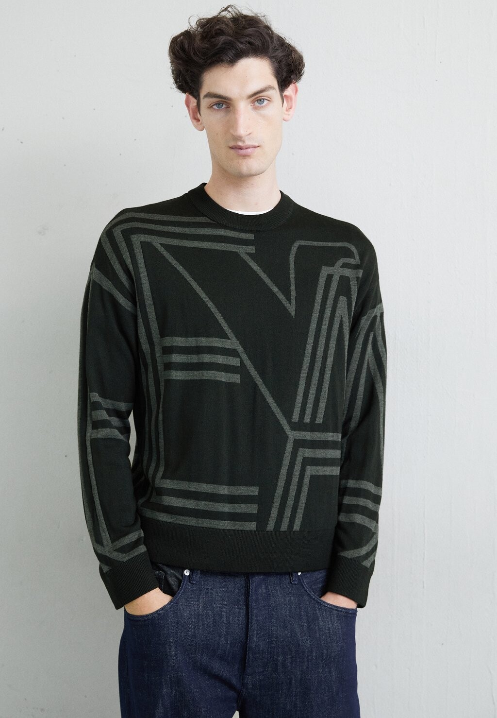 

Свитер Emporio Armani, черный
