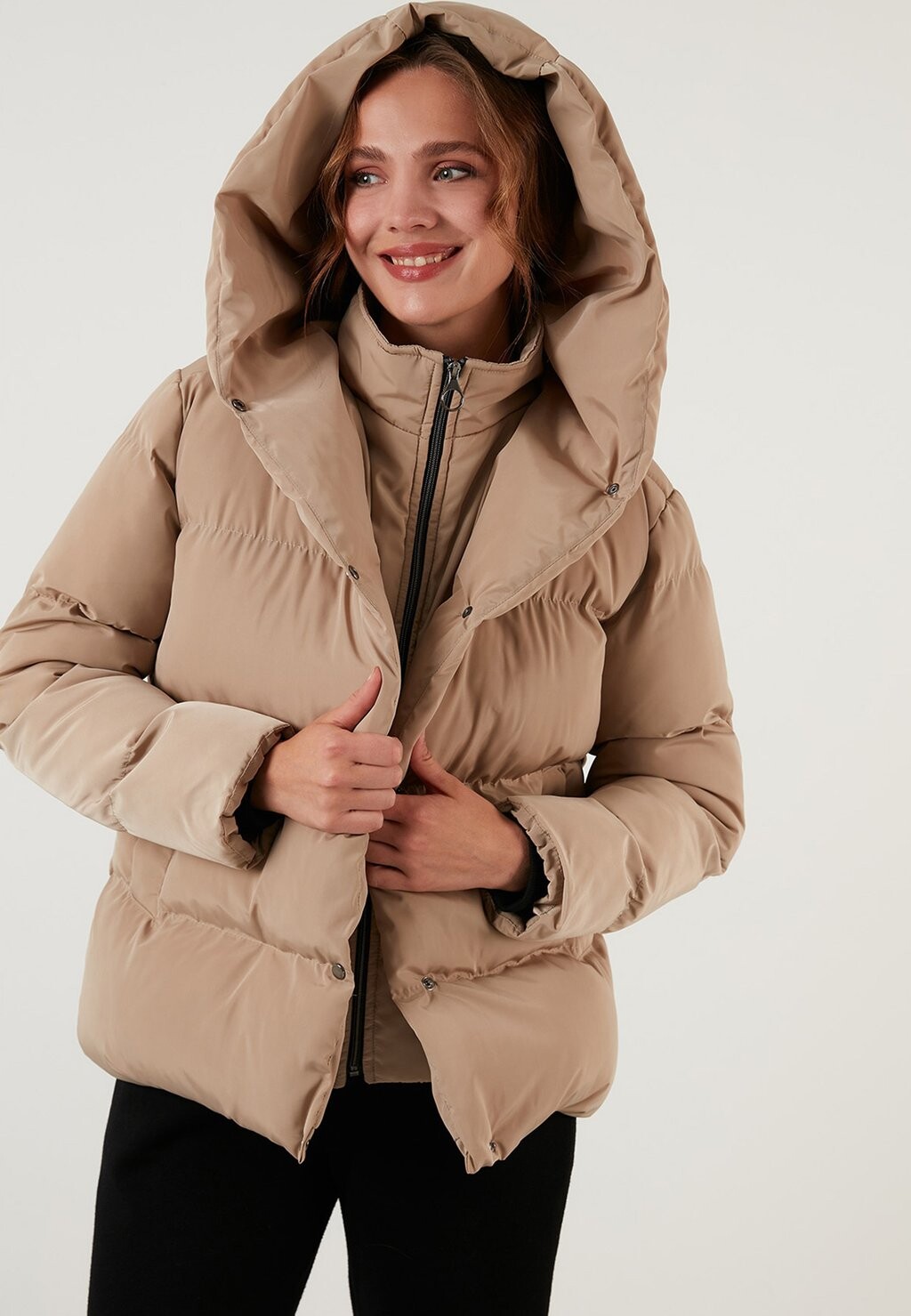 

Зимняя куртка LELA