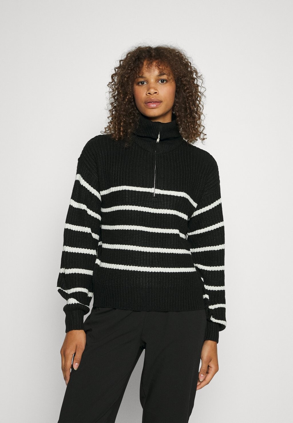 

Свитшот JDY Tall JDYJUSTY НА МОЛНИИ, цвет black/eggnog
