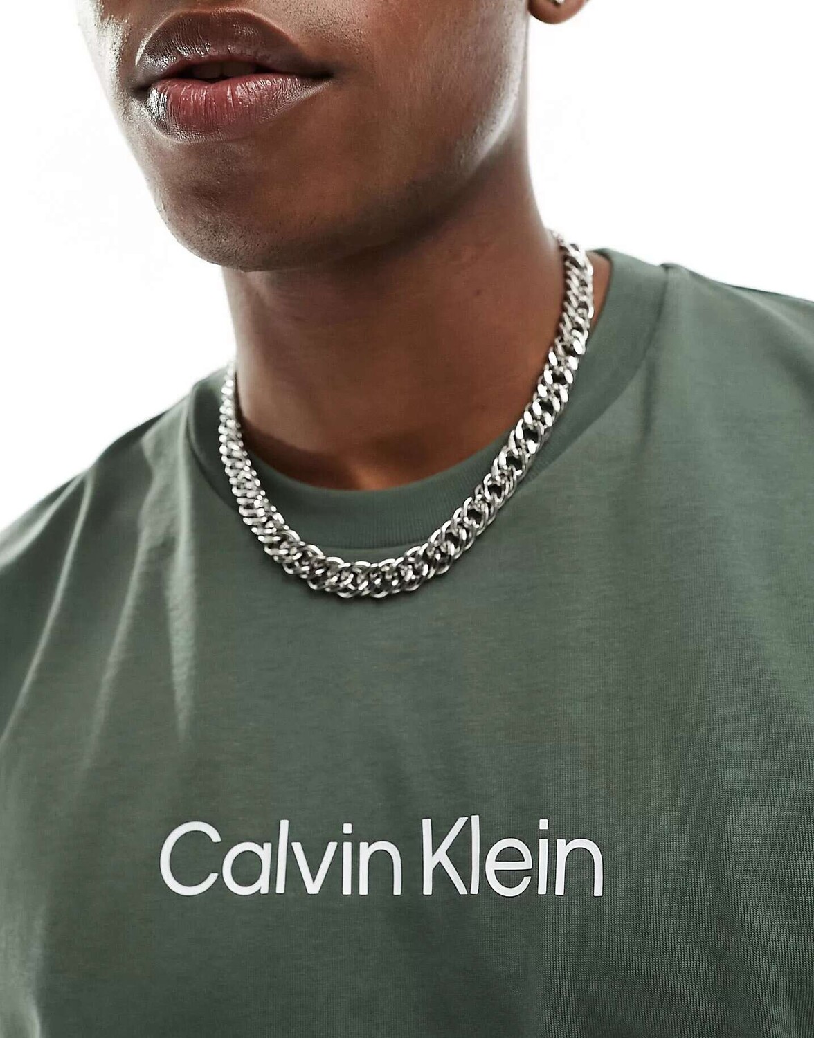 

Темно-серая комфортная футболка с логотипом Calvin Klein Hero, Серый