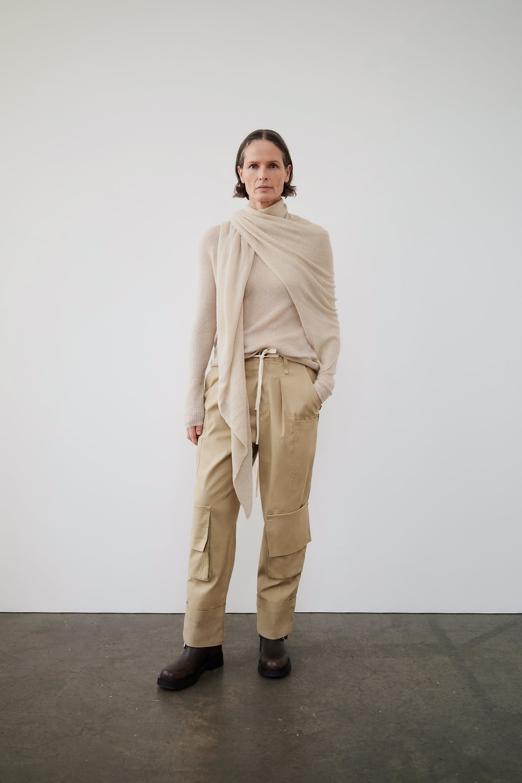 

Прямые укороченные джинсы со средней посадкой Zw Collection ZARA, песочный