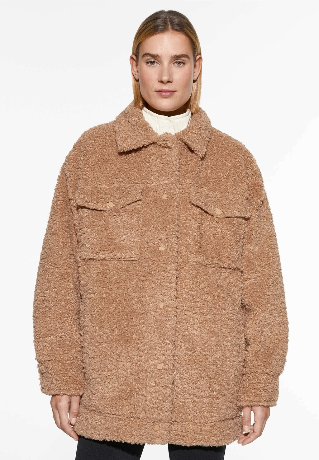 

Зимнее пальто Faux Shearling Overshirt OYSHO, цвет camel