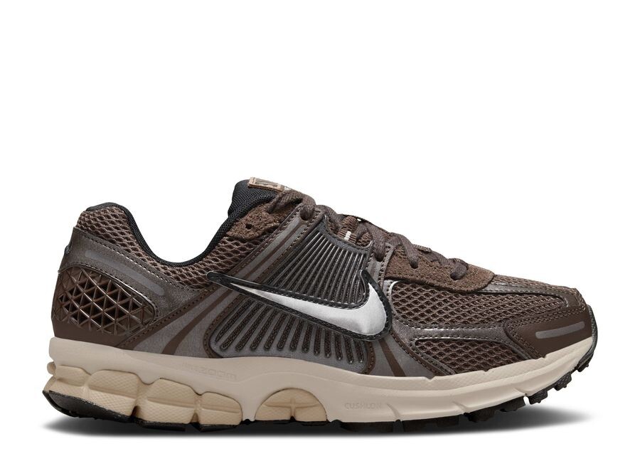 

Кроссовки Nike Wmns Air Zoom Vomero 5, цвет Baroque Brown