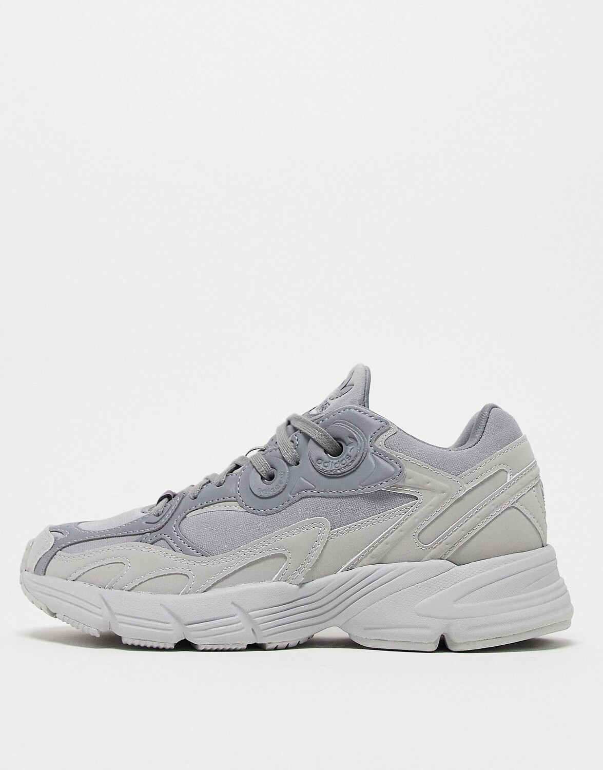

Серые кроссовки adidas Originals Astir