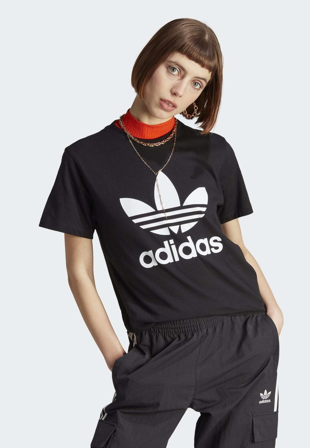 

Футболка с принтом adidas Originals, черный