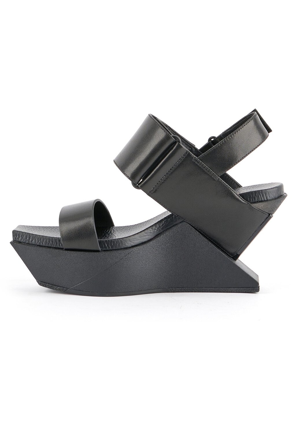 

Босоножки на платформе United Nude, черный