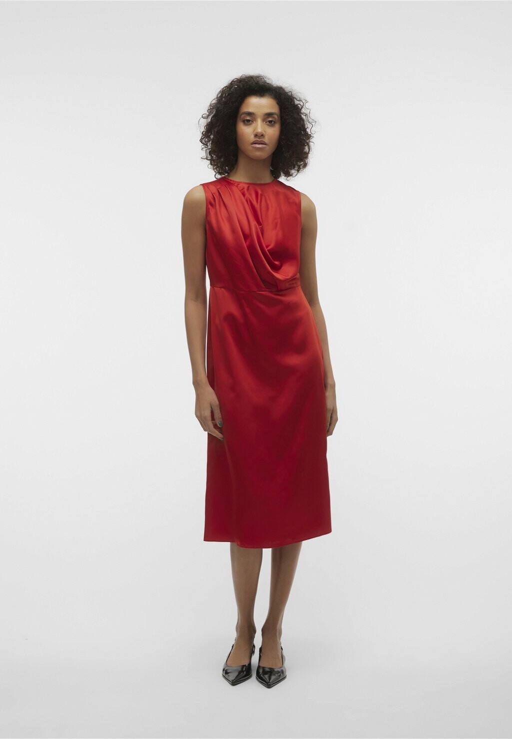 

Элегантное платье Vmmerle Detail Dress Vero Moda, цвет pompeian red