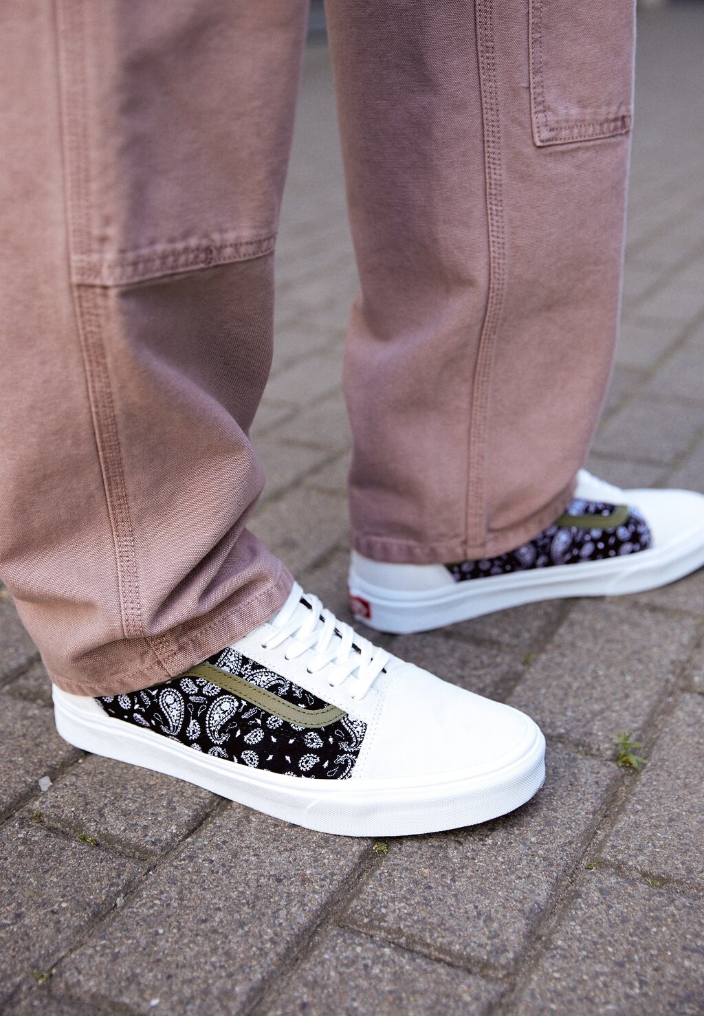 

Кроссовки Vans