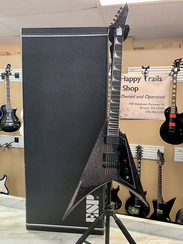 

Электрогитара ESP LTD KH-V Kirk Hammett Signature 2023 - Present - Black Sparkle