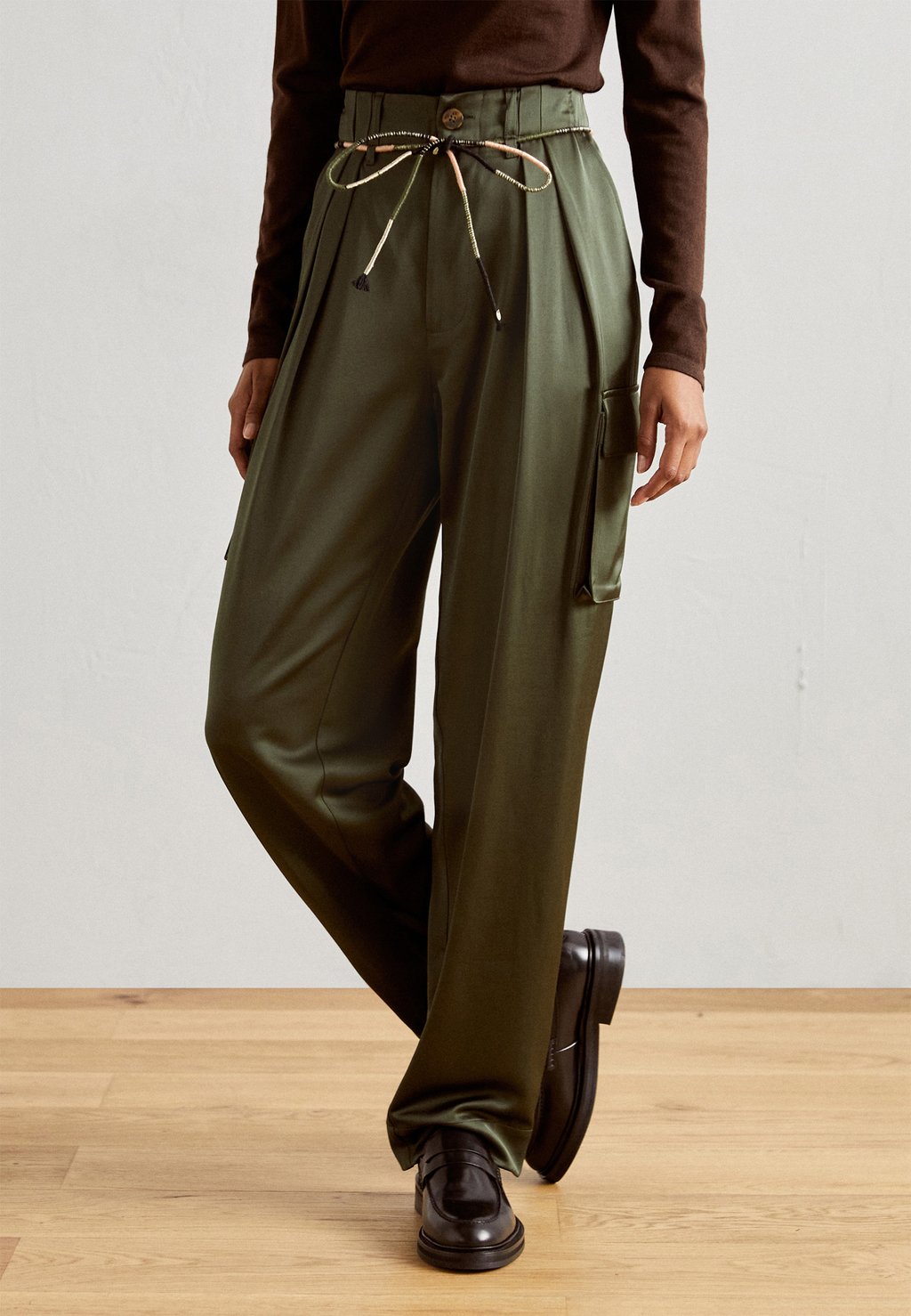 

Брюки HIGH RISE RELAXED TAPERED LEG BAG UTILITY PANT Scotch & Soda, милитари, Хаки