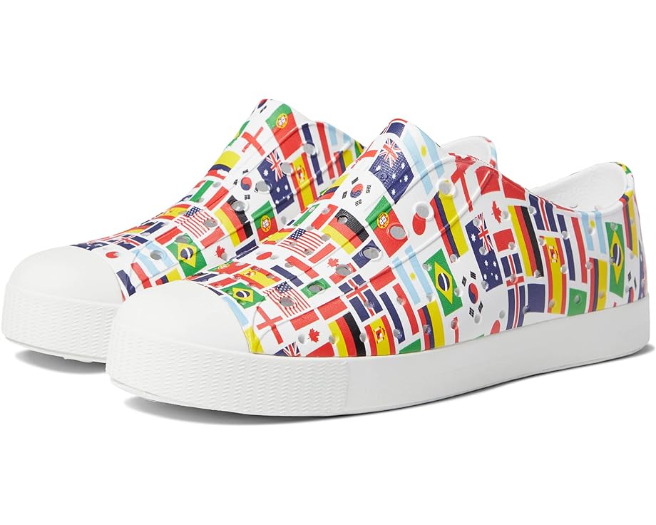 

Кроссовки Native Shoes Jefferson Print Slip-On Sneakers, цвет Shell White/Shell White/International Flags