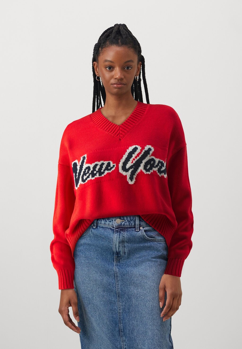 

Вязаный свитер NMLILJA V NECK Noisy May, цвет flame scarlet/eggnog/navy blazer