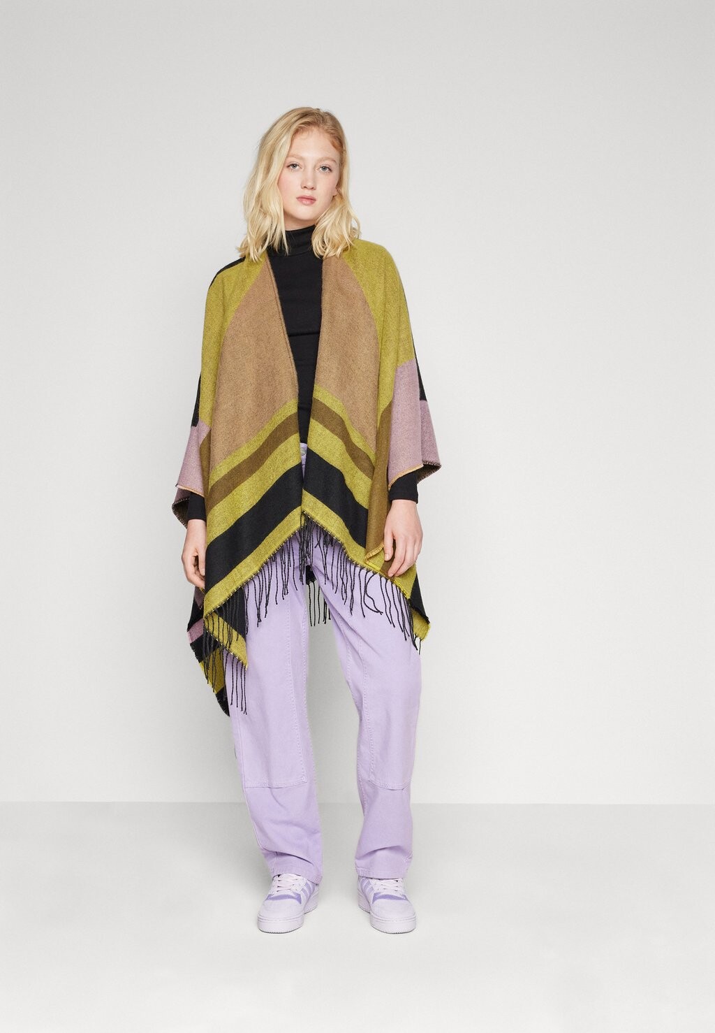 

Пончо Vero Moda VMKENNA PONCHO, мех зеленый