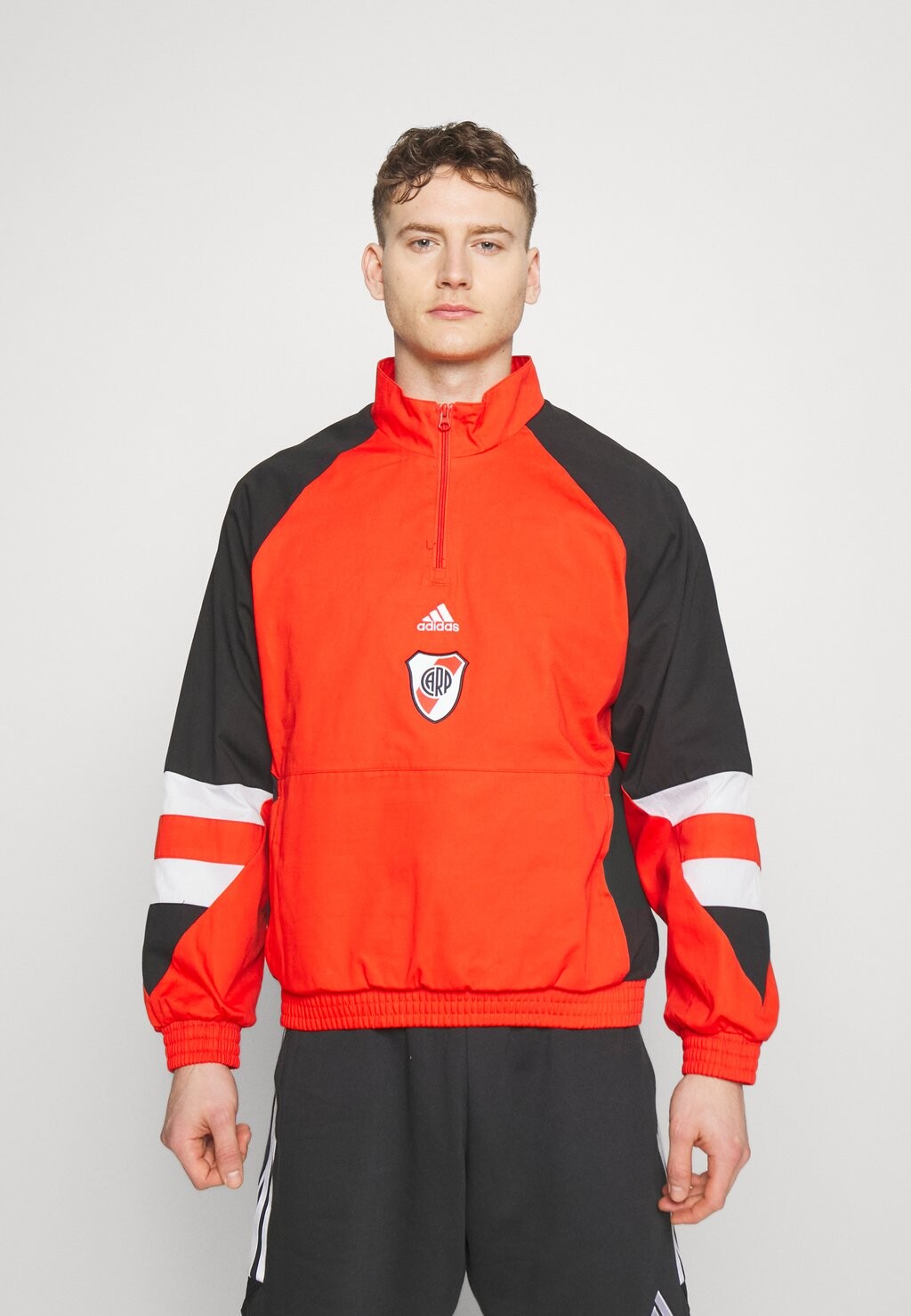 

Ветровка Adidas